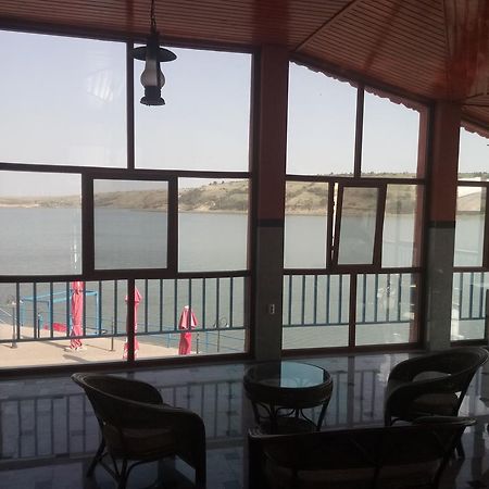 Complex Domneasca Hotel Seimeni Bagian luar foto